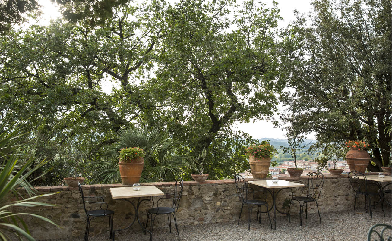 immagine del ristorante in giardino